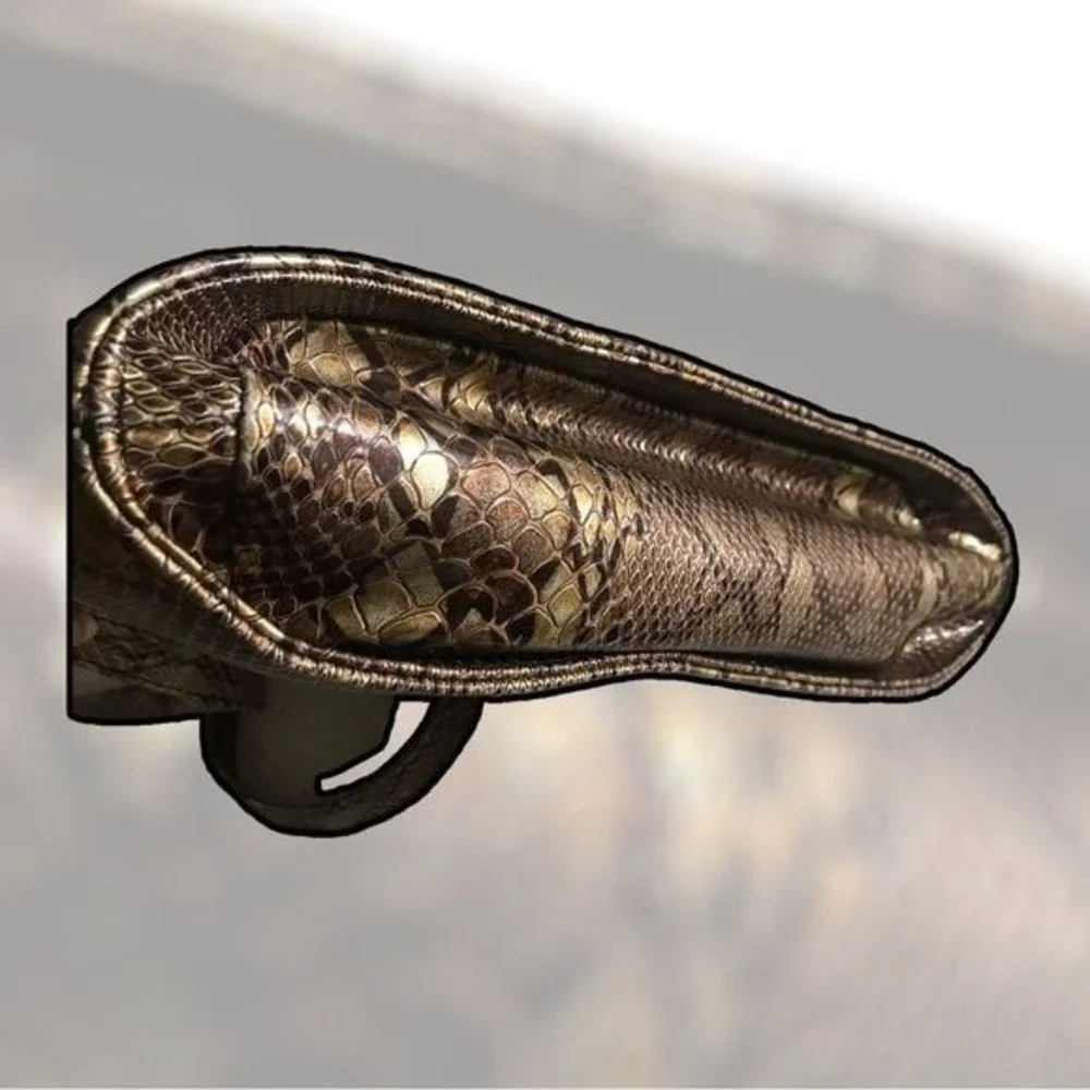 N/A leather snake